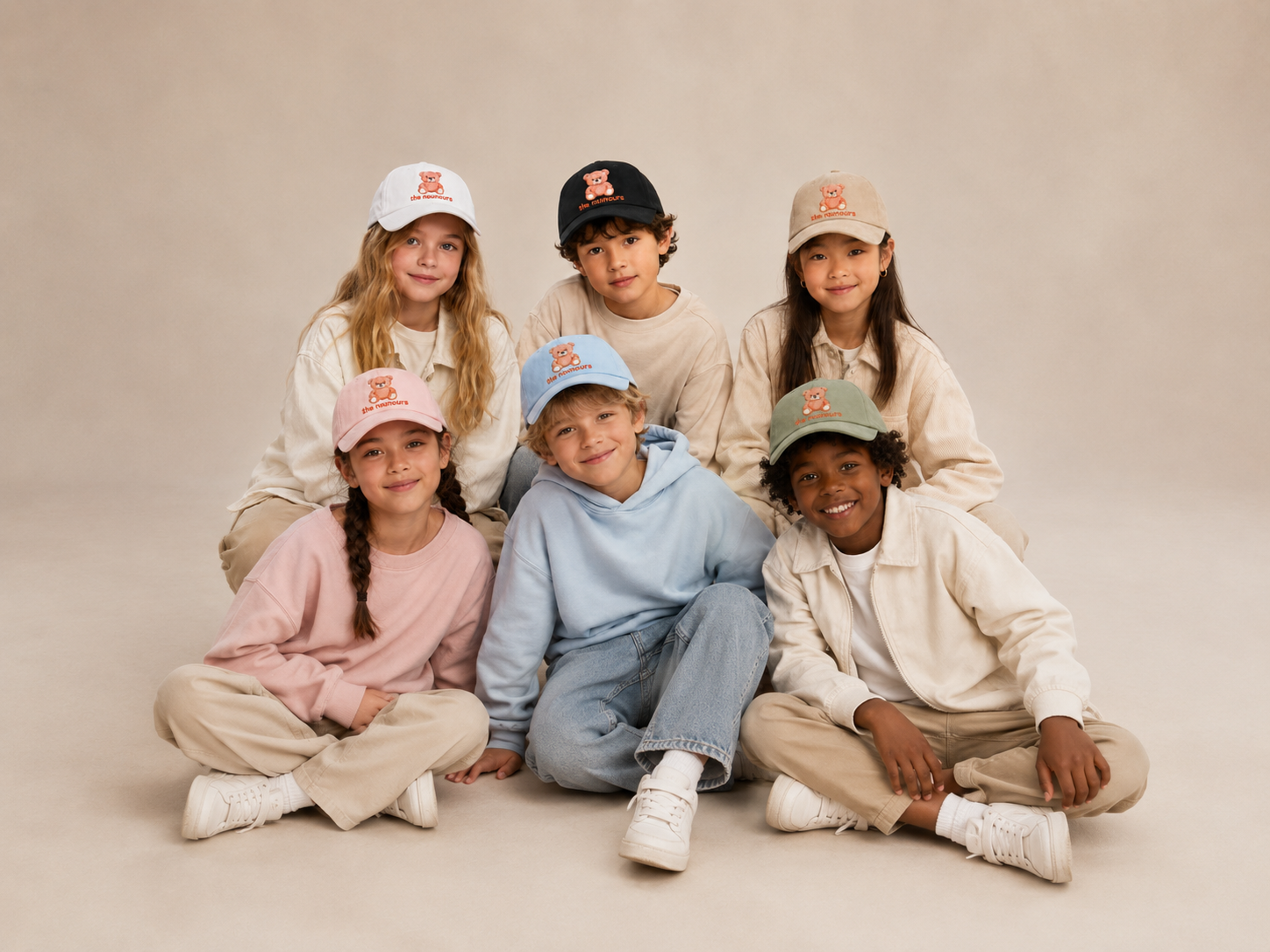 Les casquettes.